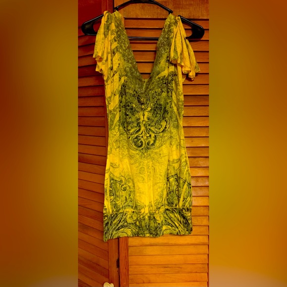 💛 Vanity Medium Green and Yellow Top - Picture 3 of 3